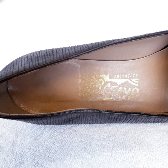 SALVATORE FERRAGAMO SUEDE SHOES - Picture 13 of 16